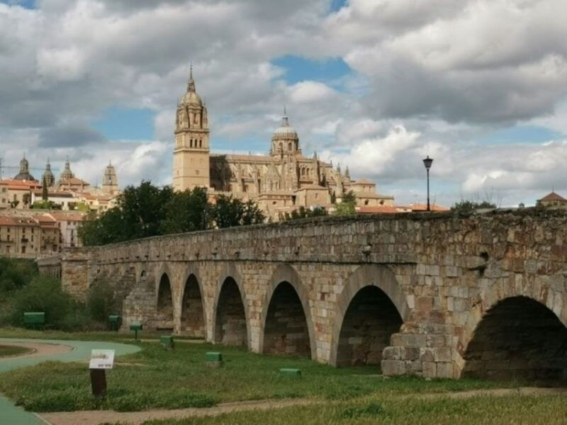 salamanca-guided-sightseeing-tour-by-bicycle