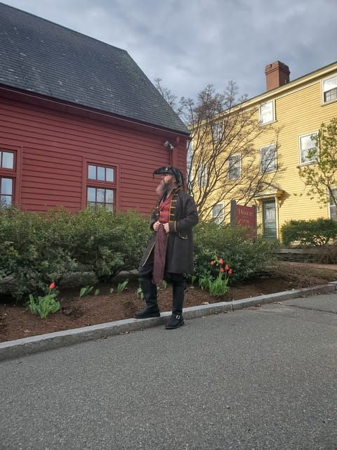 salem-history-of-salem-walking-tour-w-real-pirates-entry