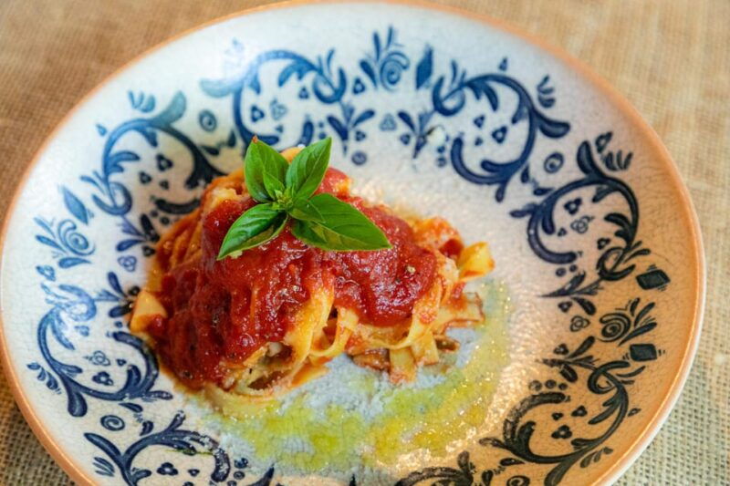 san-gimignano-pasta-class-wine-tasting-at-locals-home
