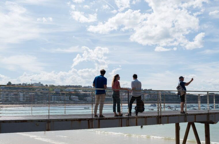 san-sebastian-aquarium-entry-ticket-and-city-walking-tour