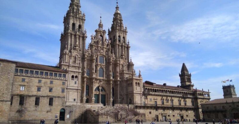santiago-de-compostela-valenca-private-tour-from-porto