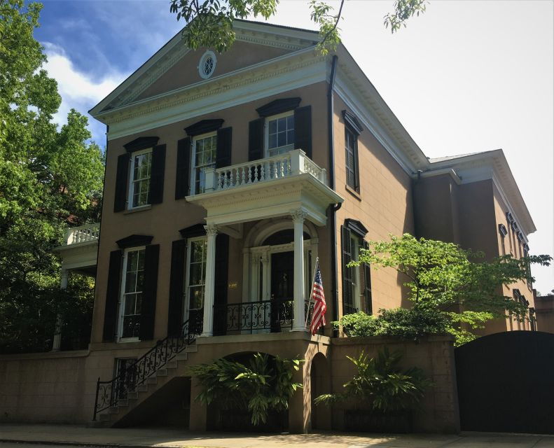 savannah-highlights-off-the-beaten-path-guided-walking-tour