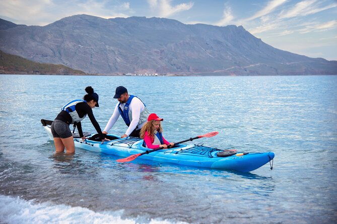 sea-kayak-tour-around-kissamos-bay-for-families