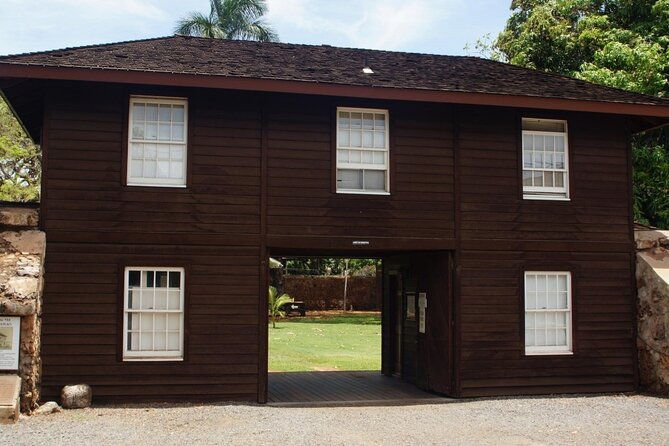 self-guided-scavenger-hunt-lahaina-over-the-rainbow