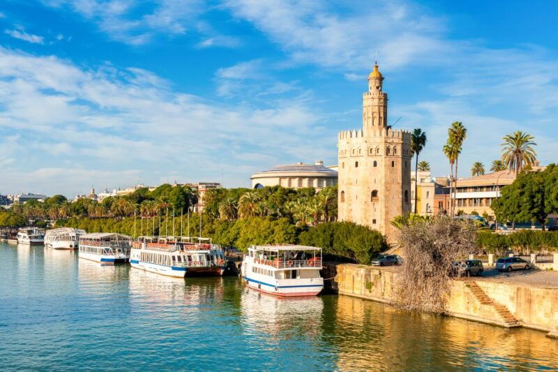 seville-authentic-and-romantic-horse-drawn-carriage-ride