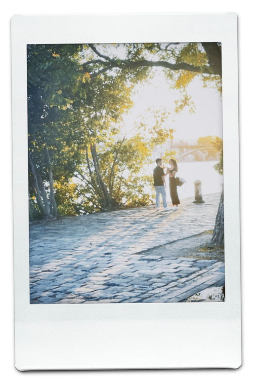 sevillepolaroid-instant-photo-session-walk
