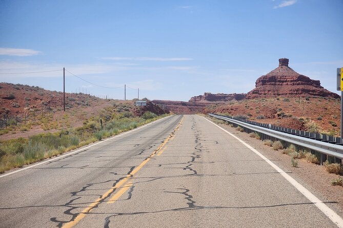 shaka-guide-road-to-monument-valley-in-arizona