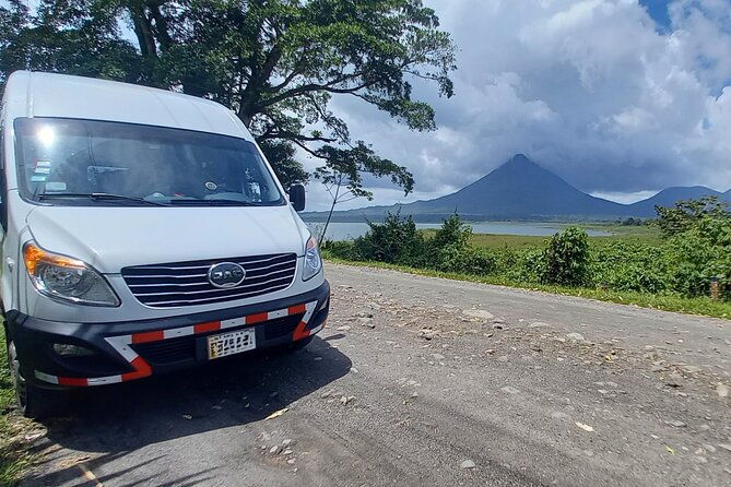 sjo-airport-to-la-fortuna-arenal-hotels-private-transfer-one-way