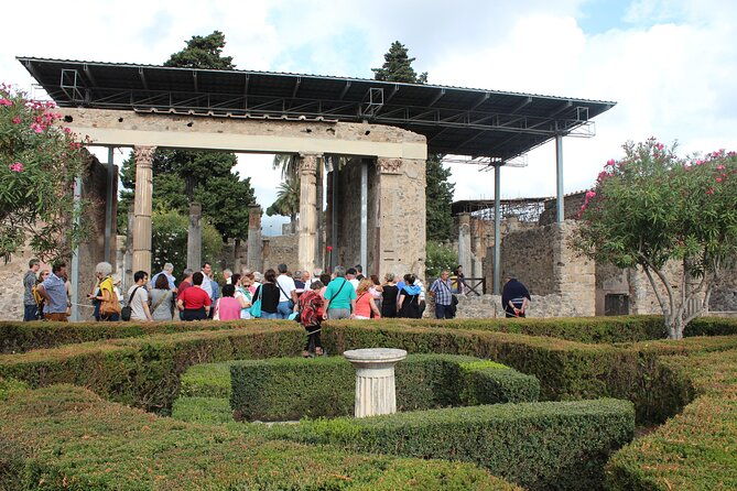 skip-the-line-pompeii-guided-tour-with-archaeologist