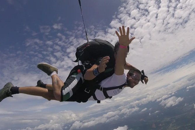 skydiving-experience-from-bogota
