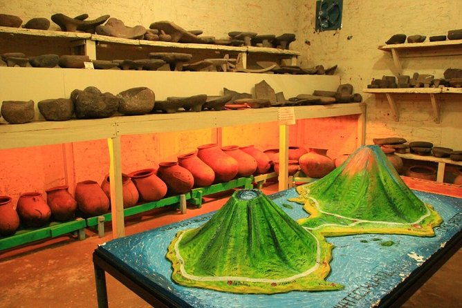 small-group-expedition-of-ometepe-highlights-with-el-ceibo-museum