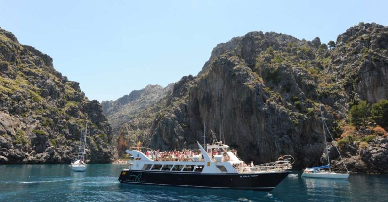 soller-boat-trip-to-sa-calobra-and-torrent-de-pareis