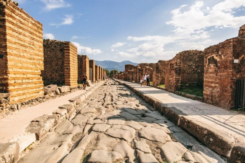 sorrento-pompeii-tour-with-guide-ticket-lunch-included