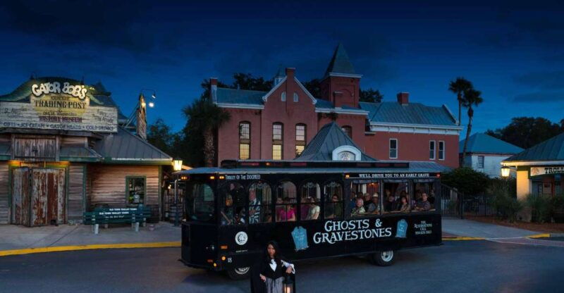 st-augustine-ghosts-and-gravestones-old-town-trolley-tour