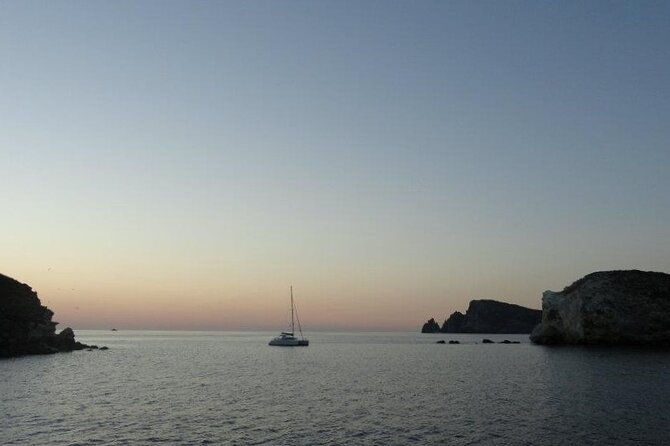 sunrise-by-boat-in-lipari