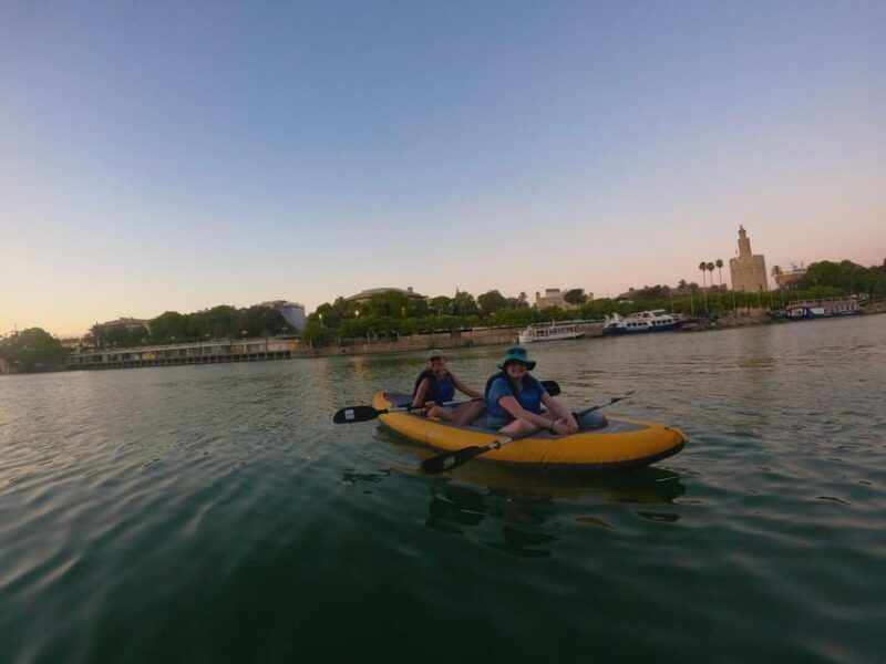 sunset-kayak-historic-seville-triana-and-la-cartuja