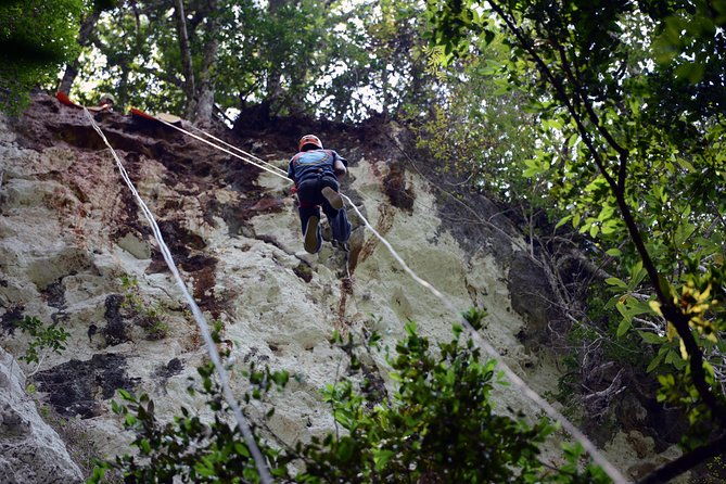 super-camping-overnight-cave-adventure-at-ian-andersons-caves-branch-lodge