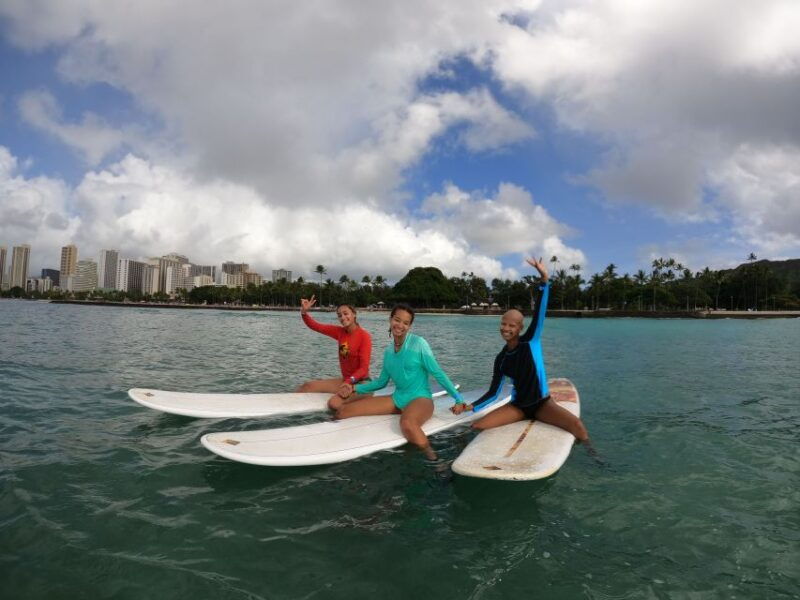 surfing-lesson-in-waikiki-3-or-more-students-13yo-or-older