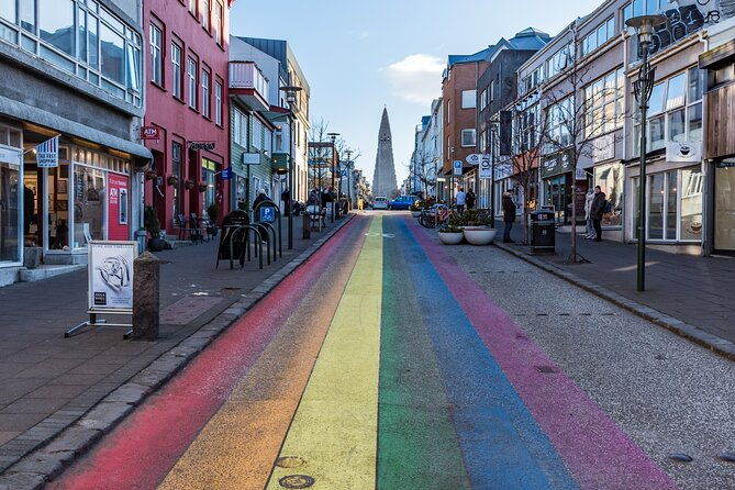 surprise-walk-of-reykjavik-with-a-local