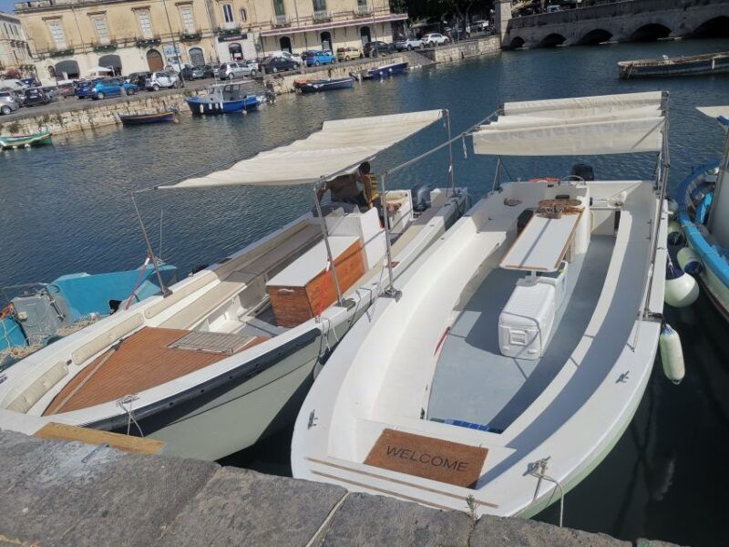 syracuse-ortigia-boat-tour-marine-grottos-fruit-prosecco
