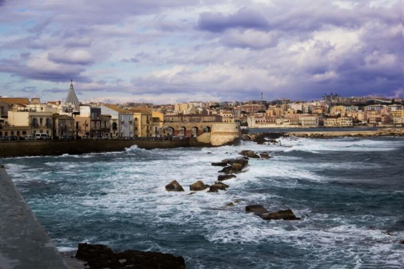 syracuse-ortigia-guided-walking-tour-cannolo-tasting