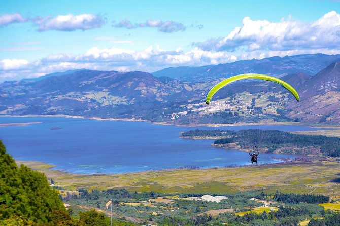 tandem-paragliding-experience-from-bogota-7-hrs