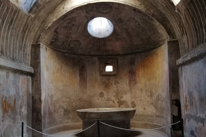 the-beauty-of-pompeii-with-a-private-expert-tour-guide-archaeologist