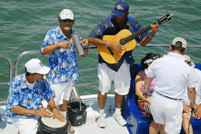tortuga-island-cruise-from-puntarenas