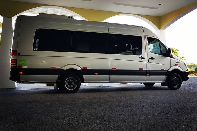transfer-grand-palladium-private-executive-van