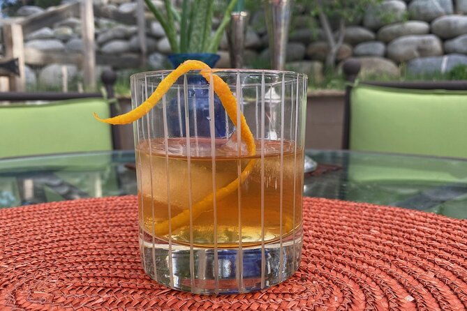 traveling-spoon-private-online-mixology-cocktail-making-class