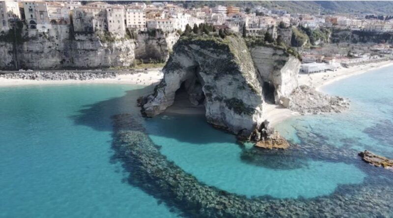 tropea-boat-tour-at-sunset-with-aperitif