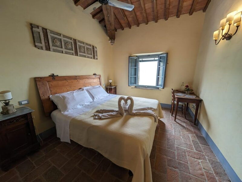 tuscany-podere-spedalone-farmhouse-stay-with-breakfast