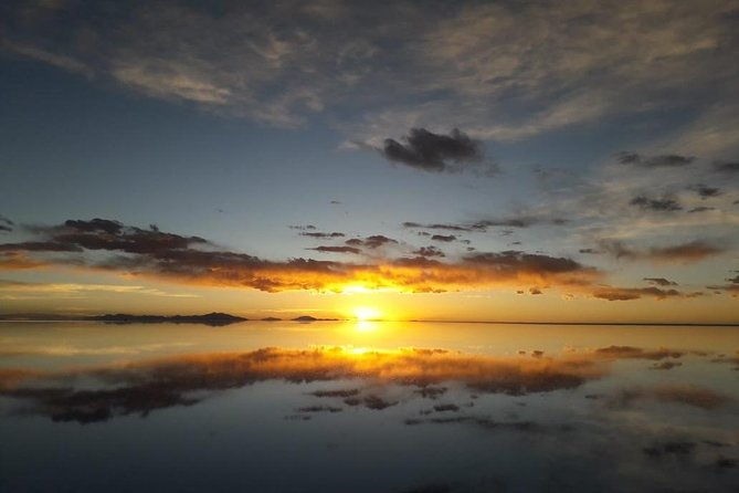 uyuni-salt-flat-fron-san-pedro-de-atacama-in-hostels