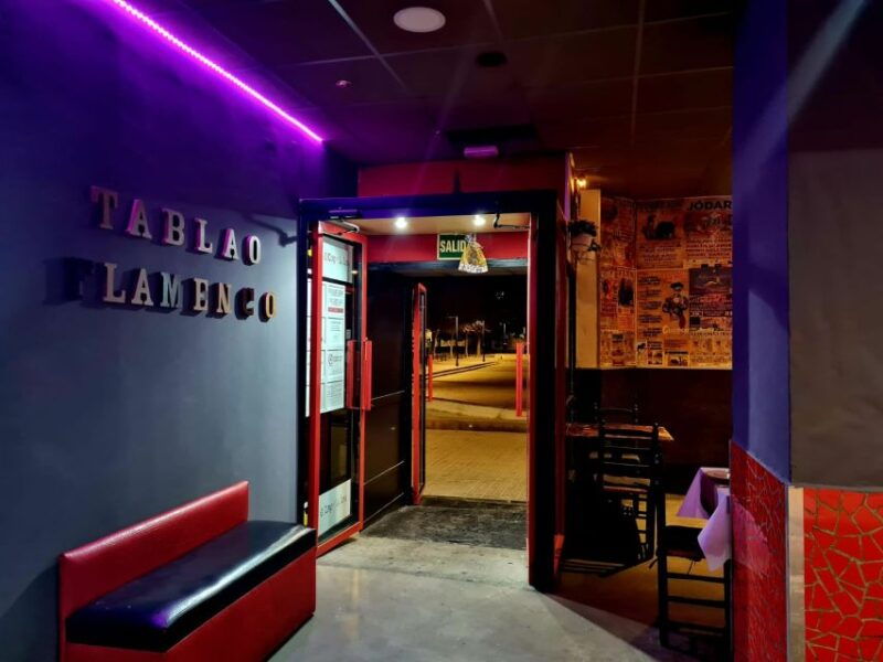 valencia-flamenco-at-toro-y-la-luna-with-drinks-or-dinner