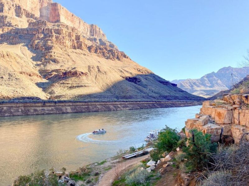 vegas-grand-canyon-airplane-helicopter-and-boat-tour