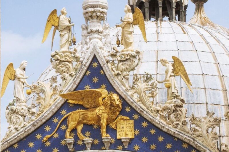 venice-doges-palace-and-basilica-tour-with-gondola-ride