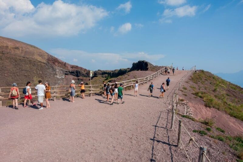 vesuvius-and-pompeii-transfer-entrance-for-the-vesuvio