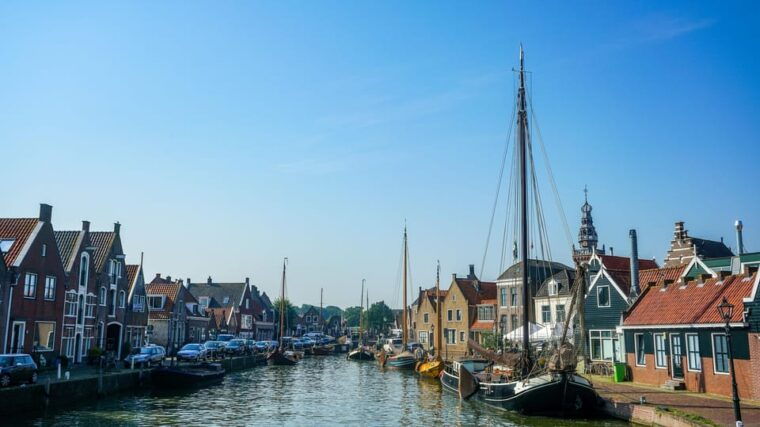 volendam-bike-rental-including-highlights-routes
