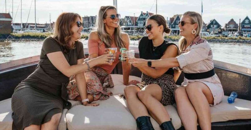 volendam-guided-cruise-on-gouwzee-lake-1-free-drink