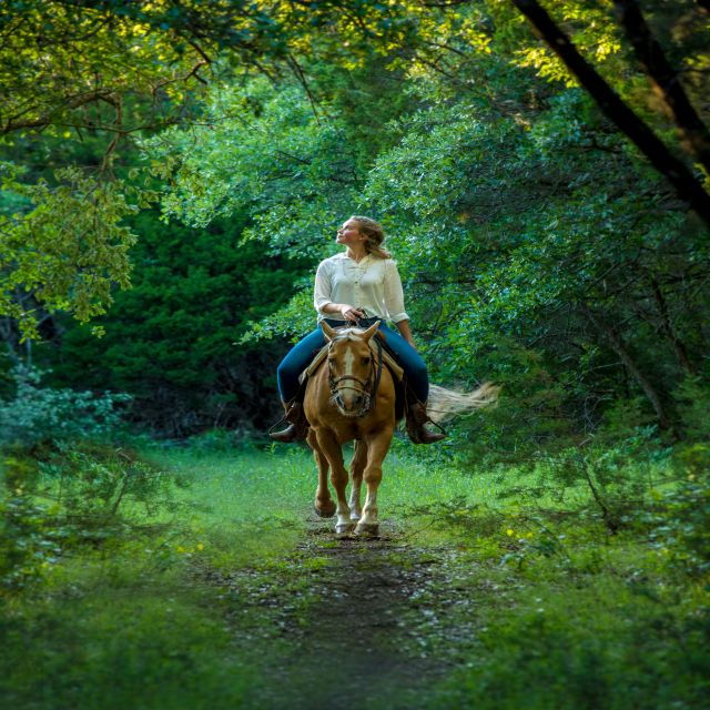 waco-horseback-riding-tour-with-cowboy-guide
