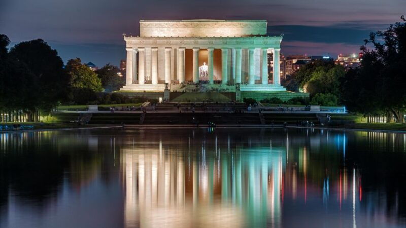 washington-dc-monuments-walking-tour-at-sunset