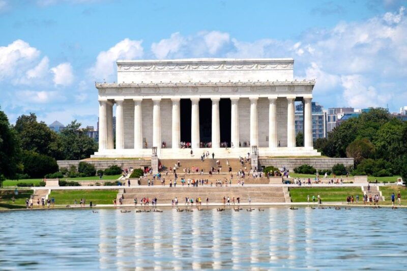 washington-dc-private-tour-with-luxury-vehicle