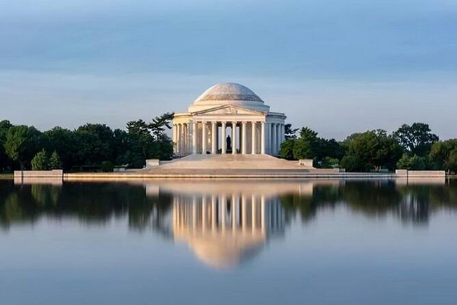 washington-highlights-walking-tour-with-a-guide