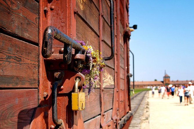 wheelchair-accessible-private-transfer-to-auschwitz-birkenau