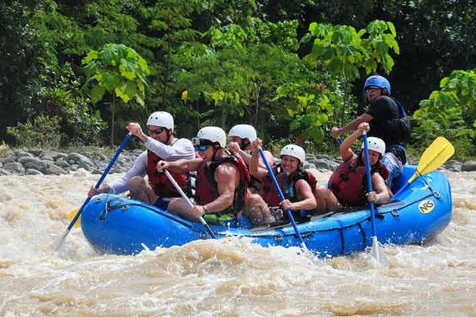 white-water-rafting-naranjo-river-class-iii-from-manuel-antonio