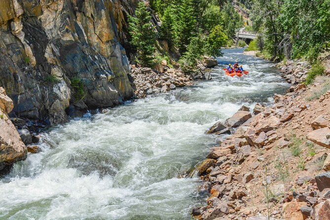 whitewater-rafting-adventure-near-denver