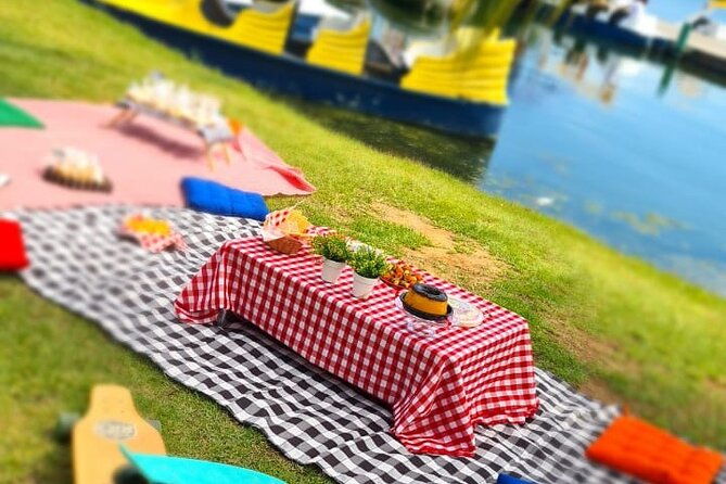 wine-cheese-picnic-at-lagoa-rodrigo-de-freitas