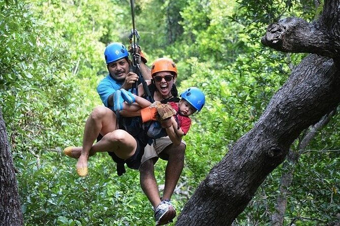 zipline-hiking-and-suspension-bridges-adventure-in-roatan