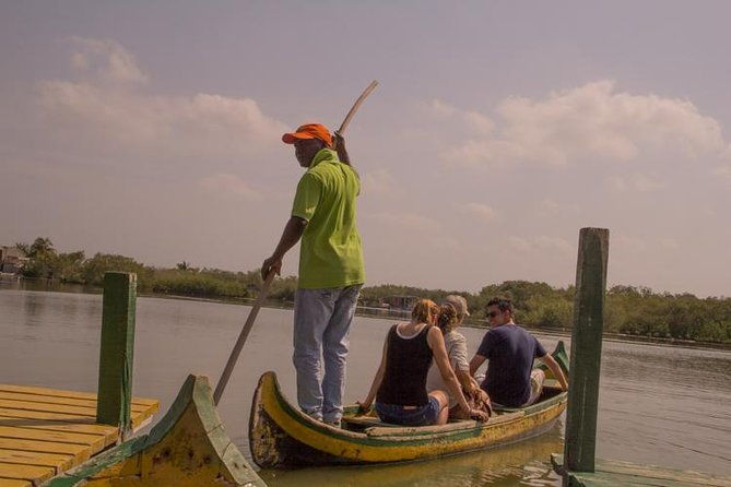 4-hour-fishing-experience-with-locals-near-cartagena