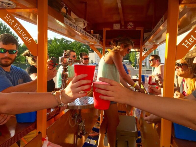 1-way-to-see-memphis-beale-street-bar-crawl-and-murals